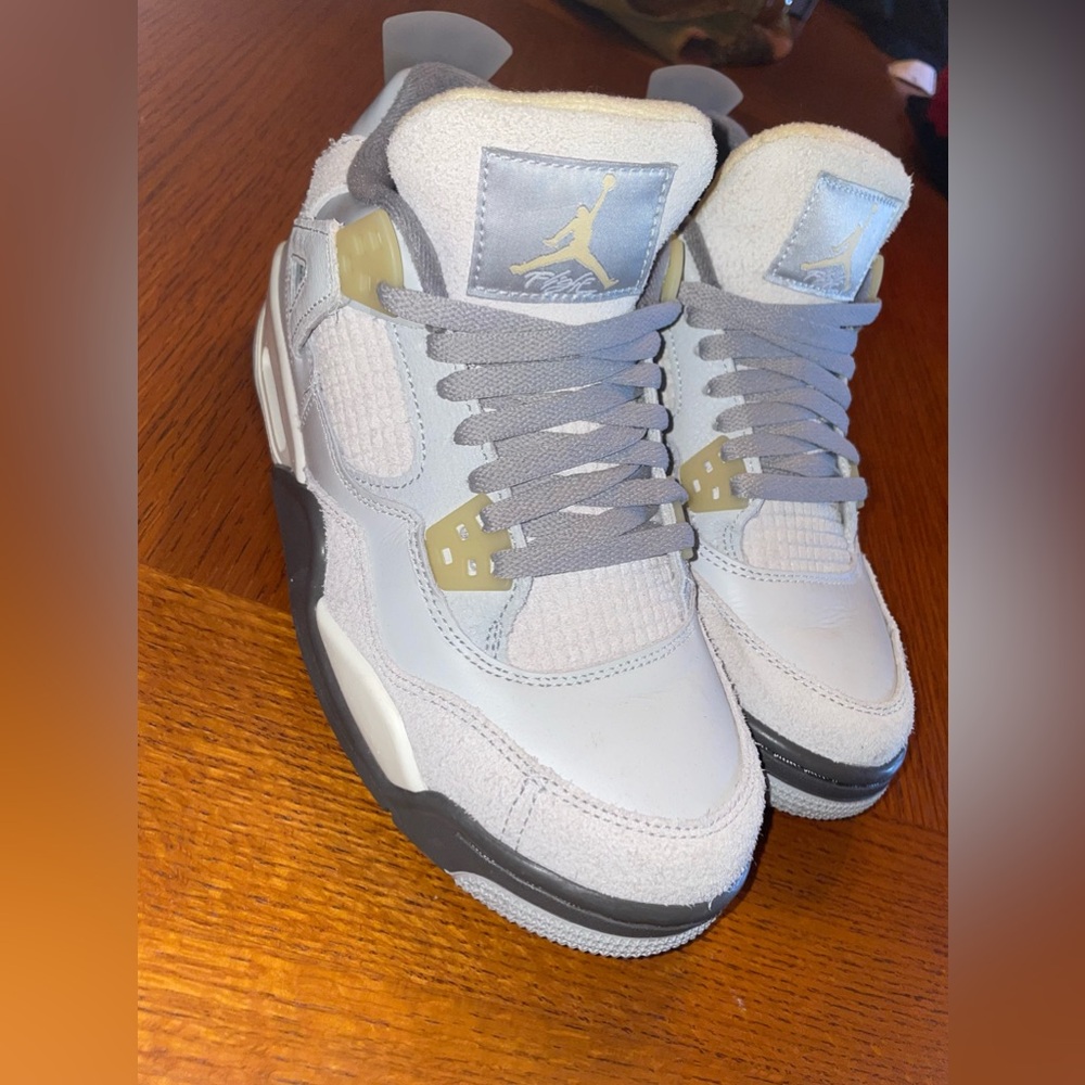 Nike Air Jordan 4 Retro SE Craft Photon Dust size 6.5 men’s 8.5 women’s